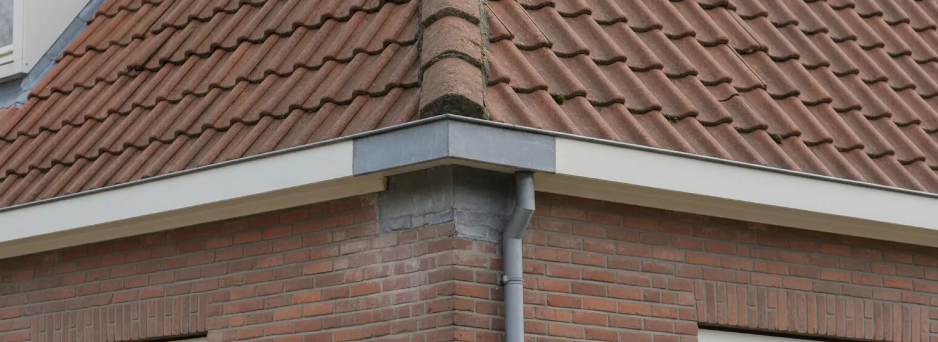 Hoe bepaal je of herstel aan naden, hoeken en slabben verstandig is voor jouw woning?