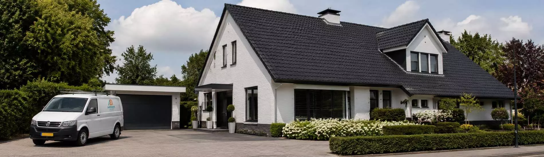 Zoek je een betrouwbare dakdekker in Baarn voor dakreparatie, dakrenovatie of het plaatsen van een nieuw dak? Bij Dakdekker Diensten pakken wij lekkages, dakinspecties en onderhoud aan met echte vakkennis.&hellip;
