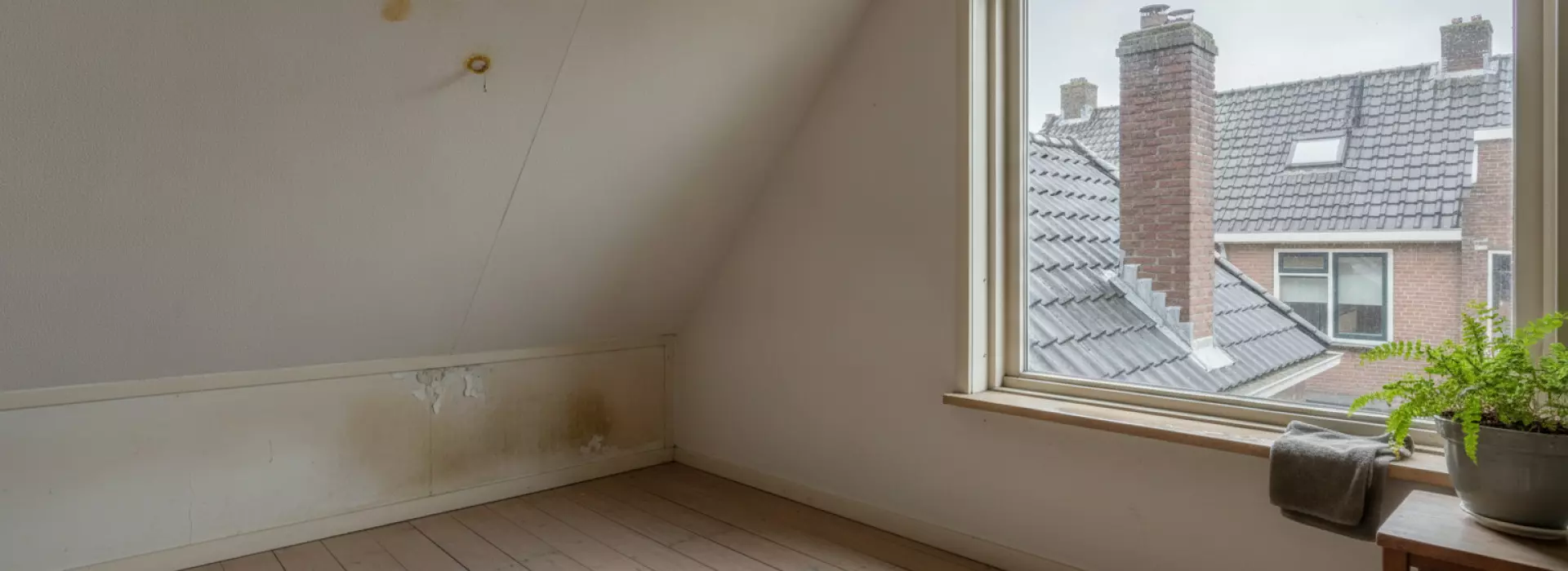 Wat er misgaat als je nok, dakrand en schoorsteen na herstel niet controleert.