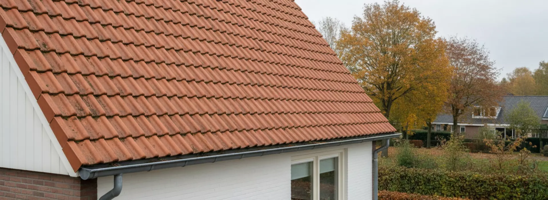 Hoe bereid je jouw dak voor op storm of vorst zonder stress?