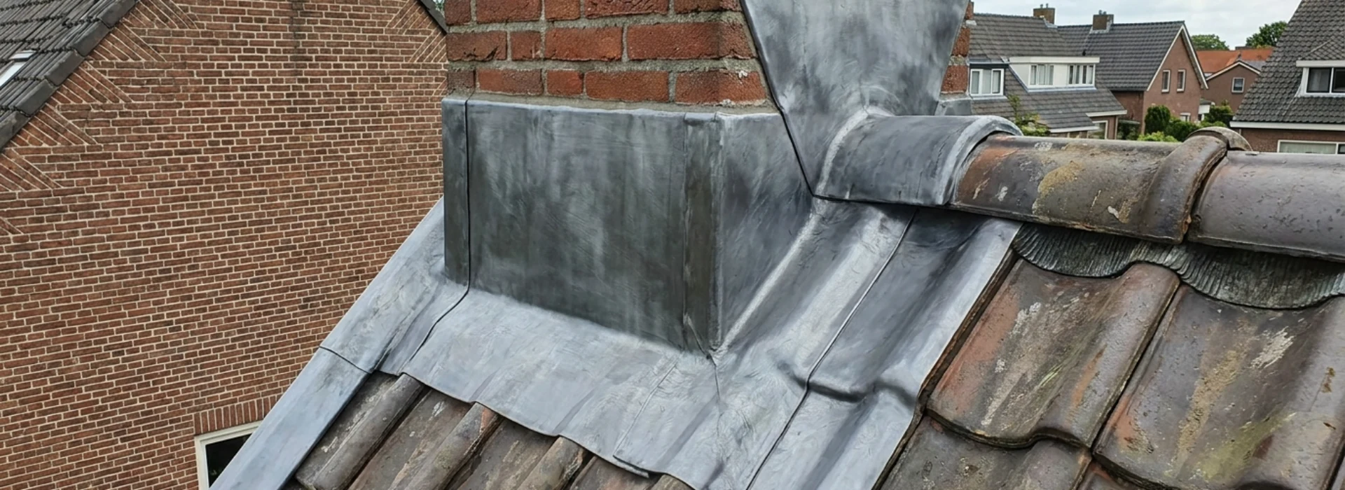 Loslatend loodwerk herstellen